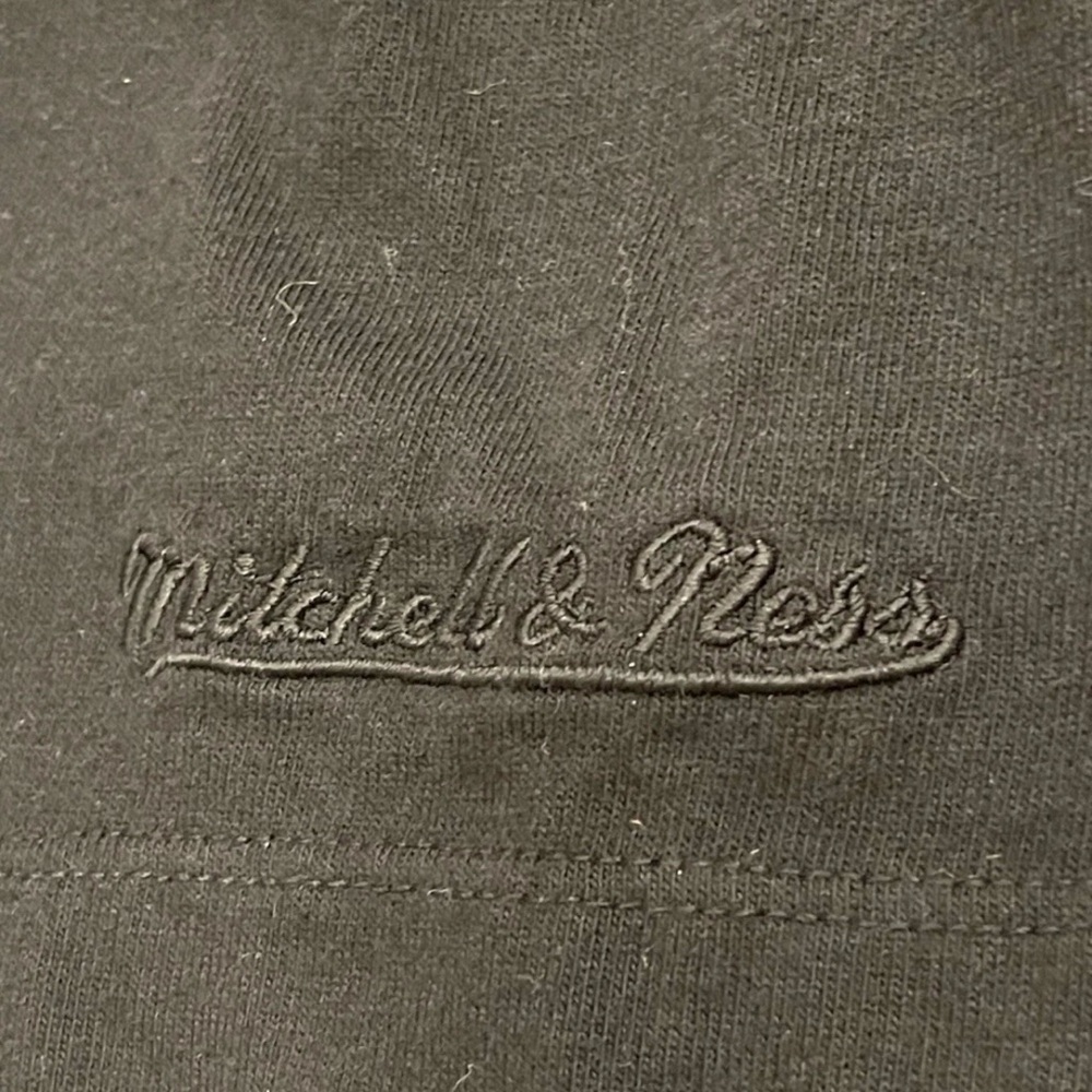 Mitchell & Ness LA Lakers T-shirt Size Medium NBA Hardwood Classics Black Purple - Picture 4 of 11